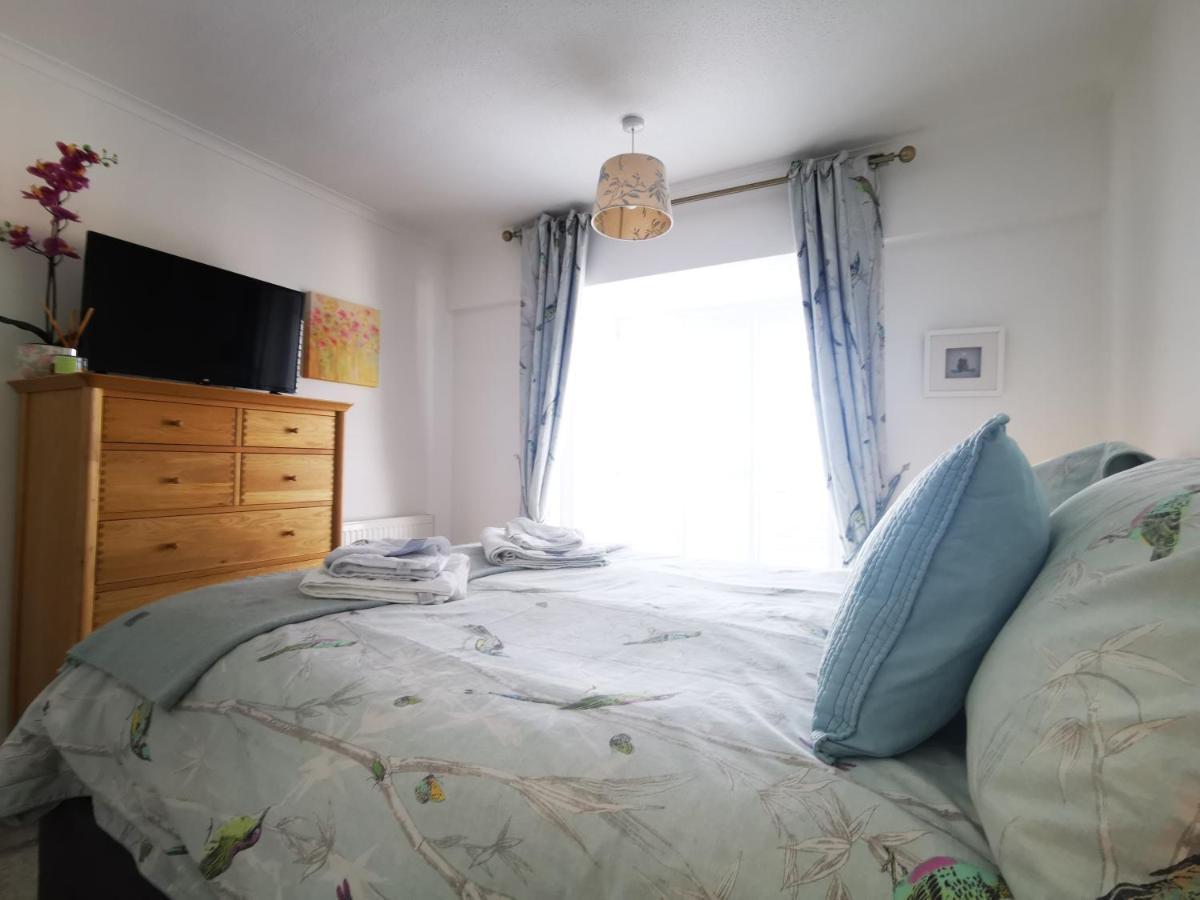 Sea View 3 Bedroom Seaside Property Чичестър Екстериор снимка