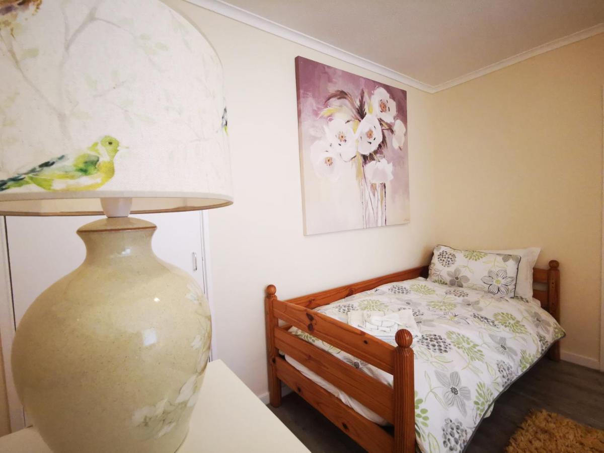 Sea View 3 Bedroom Seaside Property Чичестър Екстериор снимка